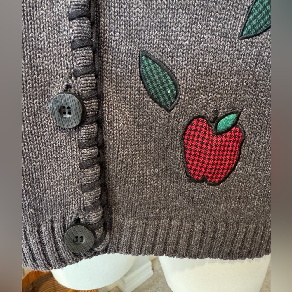 Vintage Mandal Bay Plaid & Checkered Red & Black Apple Fruit & Leaves Vest - Picture 5 of 11